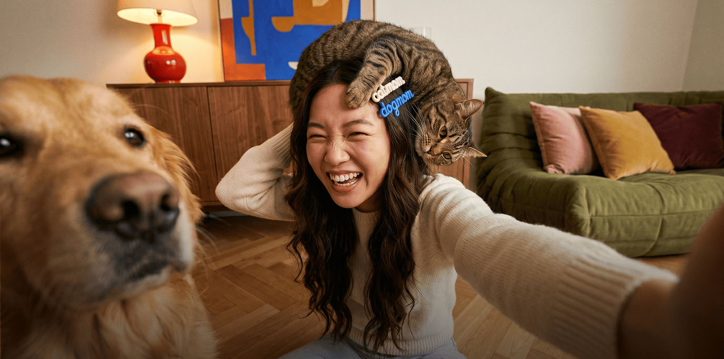 The only accessory that introduces you first.